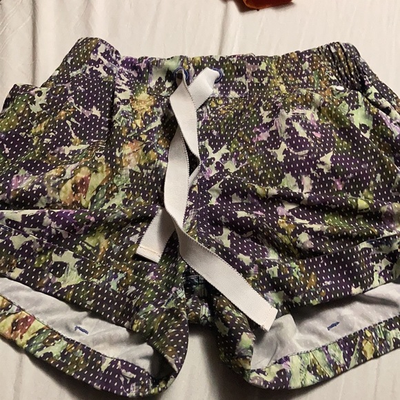 Lulu shorts - Picture 3 of 3